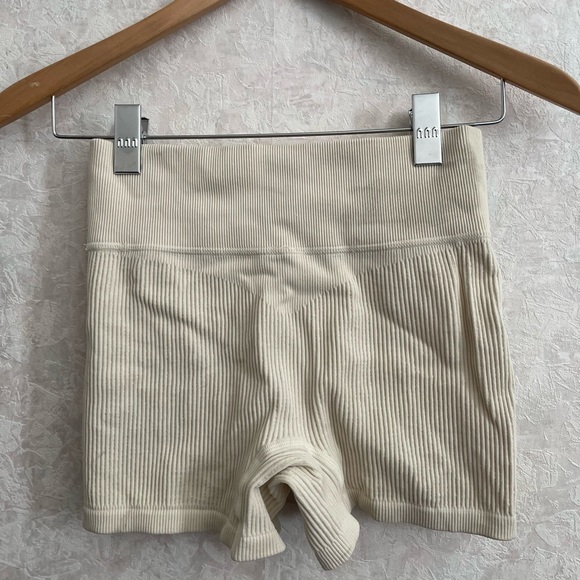 Sommer Ray women's small ribbed fitted shorts - Picture 5 of 5